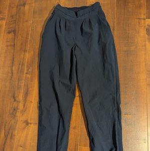 Lululemon size 2 dress pants